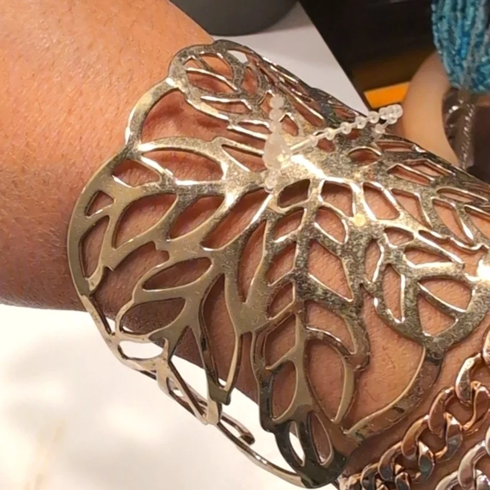 Style Retro Leaves Alloy Gold Plating Women's Bangle Wide